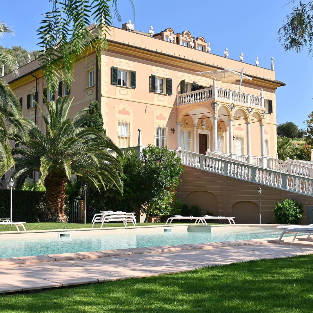 Finale Ligure – In Villa Buraggi prestigioso appartamento di 91 mq