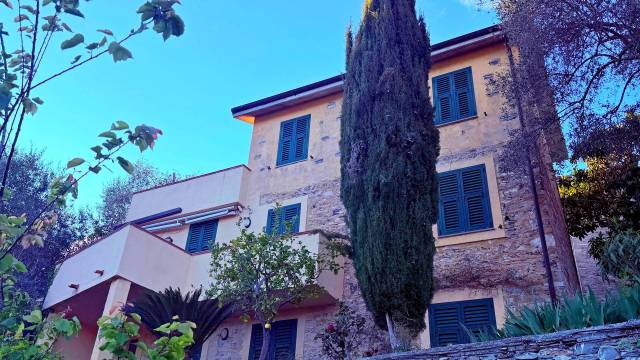 Maremo – Villetta in pietra già ristrutturata con splendida vista